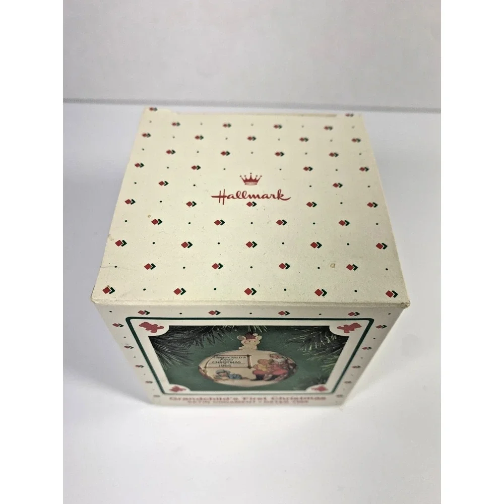 Hallmark 1985 Vintage Grandchild's First Christmas Satin Ball‎ Holiday Ornament